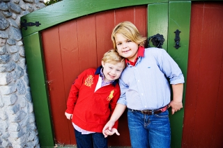 gate_holding_hands_color.jpg